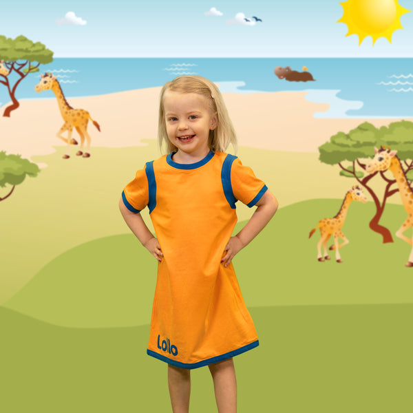 Barn i lollos pyjamas