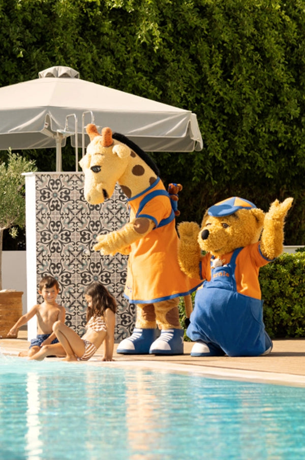Lollo och bernie vid poolen